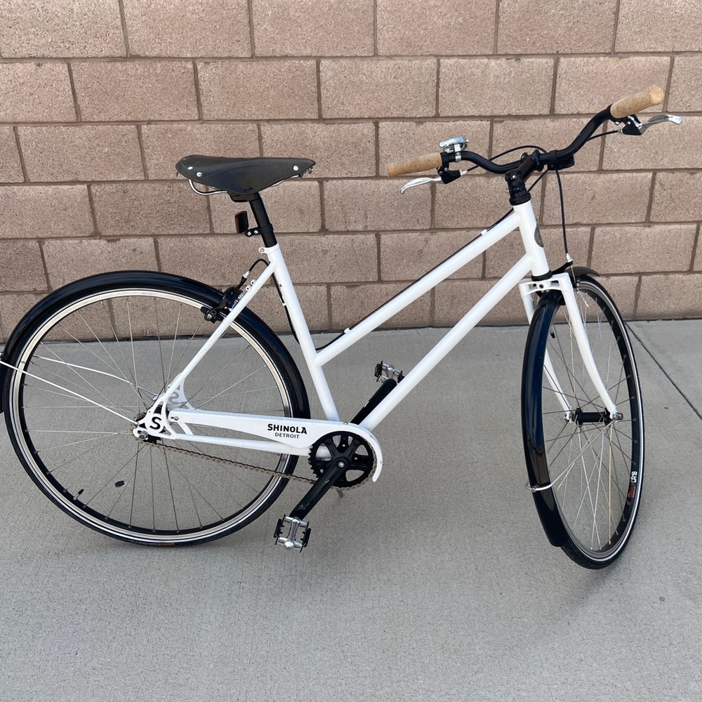 It Girl Beach Cruiser 🚲 Shinola • Rare Detroit Made